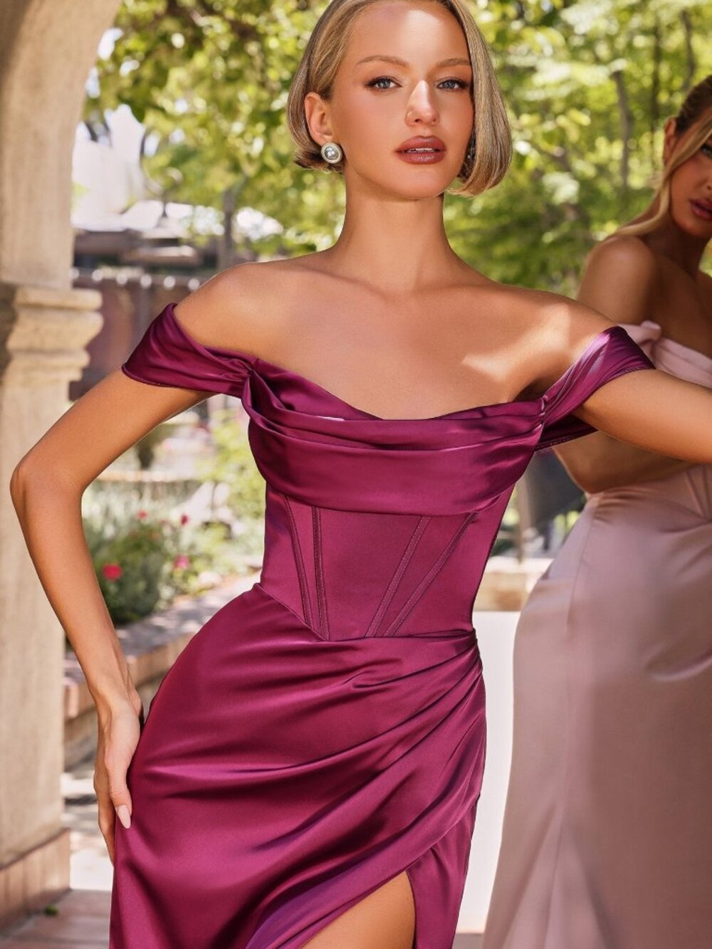 NEW MULBERRY Evening Gown Floor Length Formal Elegant Stunning 7492